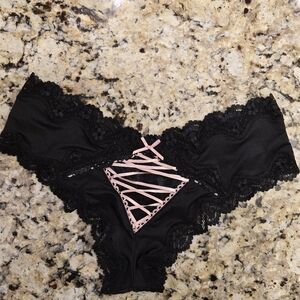 NWT VICTORIAS SECRET CHEEKIES